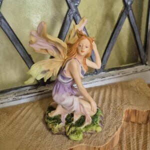 Romantic Fairies Figurine - Vintage 2001 - Kneeling Fairy Trinket